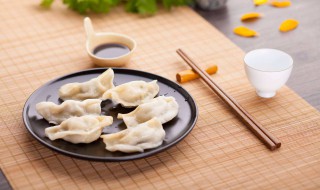 立冬吃饺子的寓意（立冬吃饺子的寓意和象征性）