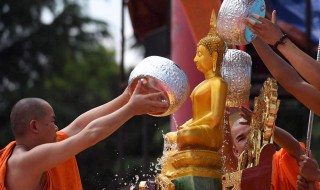 浴佛节风俗（浴佛节有什么讲究）