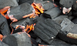 木炭在氧气中燃烧的现象 红磷在氧气中燃烧的现象