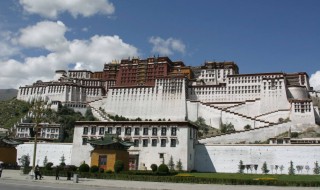 布达拉宫是谁建的（布达拉宫是谁建的为什么要建）