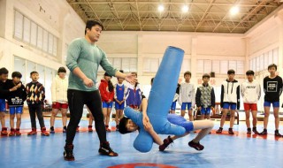 摔跤少年剧情（摔跤少年剧情解析）