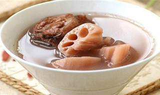 秋季养生汤煲汤食谱（秋季养生汤煲汤食谱及功效）