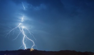 雷雨天气有哪些注意事项（雷雨天气有哪些注意事项五点）