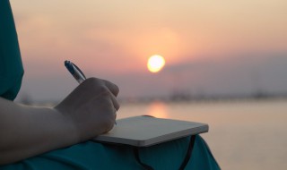 形容一儿一女幸福心情（形容一儿一女幸福句子）