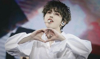 蔡徐坤怎么火的 蔡徐坤怎么火的都不知道