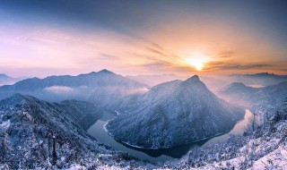 世界上第一高的山脉是什么山脉（世界上第一高的山脉是什么山脉图片）