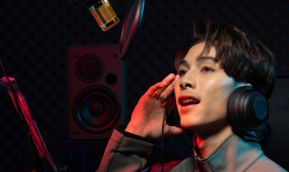 最爱的人歌词 最远的你是我最爱的人歌词