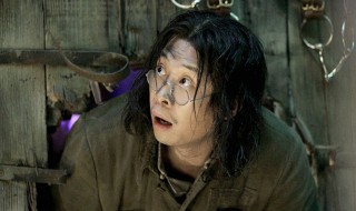 八佰剧情介绍（八佰剧情介绍英语）