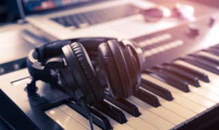 一下子全忘了歌词（一下子全忘了歌词是什么歌）