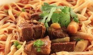 李先生牛肉面加州鸡的做法（加州牛肉面鸡丝面做法）