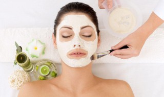 脸上粉刺吃什么食物（脸上长粉刺要多吃点什么）