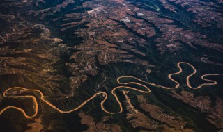 黄河起源地在哪里（黄河起源地和哪个经过的省）