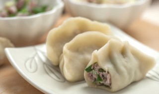 请问除夕晚上吃什么呢 除夕当晚吃什么