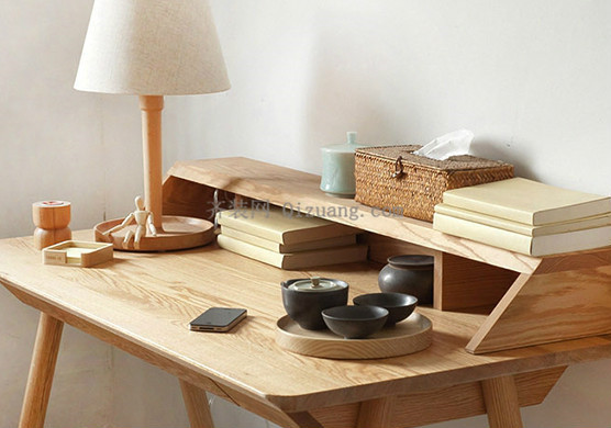 如何选购到高质量的实木书桌（如何选购到高质量的实木书桌子）