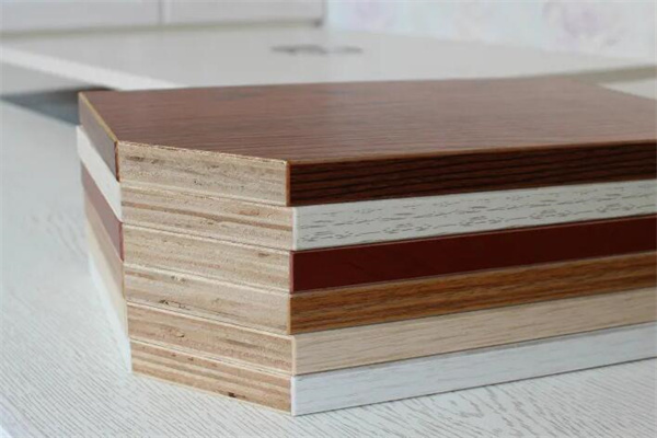 天然板材和人造板材的区别（天然板材和人造板材的区别在哪里）
