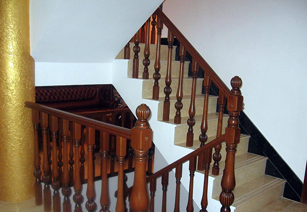 家用楼梯选购方法（家用楼梯哪种好）