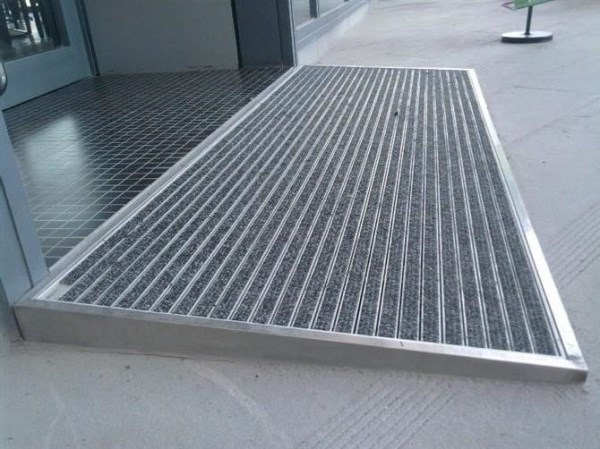 铝合金防尘地垫的优点 铝合金防尘地垫的优点和缺点