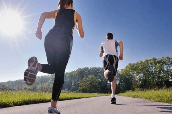 跳绳和跑步那个减肥效果好 跳绳和跑步那个减肥效果好一点