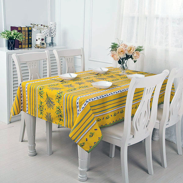 家用餐桌布都有哪些选择 家用餐桌布用哪种最好