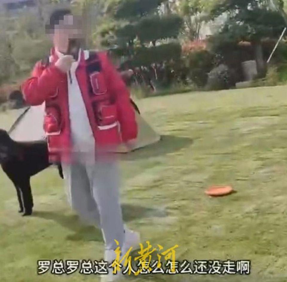 上海一景区有疑似领导辱骂保安