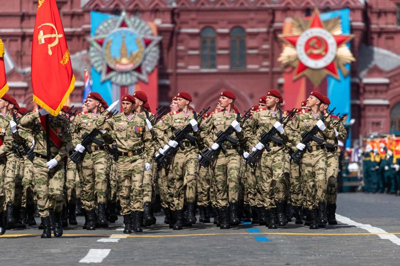 红场阅兵，普京撂下一句狠话（红厂阅兵普京归来）