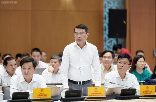 黎明兴、阮仲义、裴氏明怀、杜文战，被增补为越共中央政治局委员